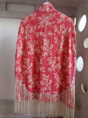 Mango beach pareo like new, 100% cotton, red floral print with fringes