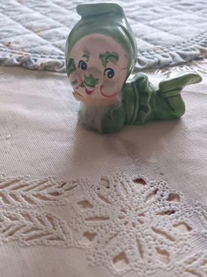 Doll in excellent condition for decoration