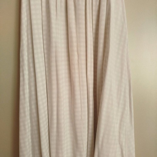 Summer skirt like new, white, with elastic waist