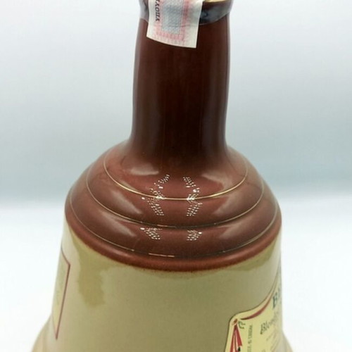Bell`s ceramic Bell Decanter Whisky new