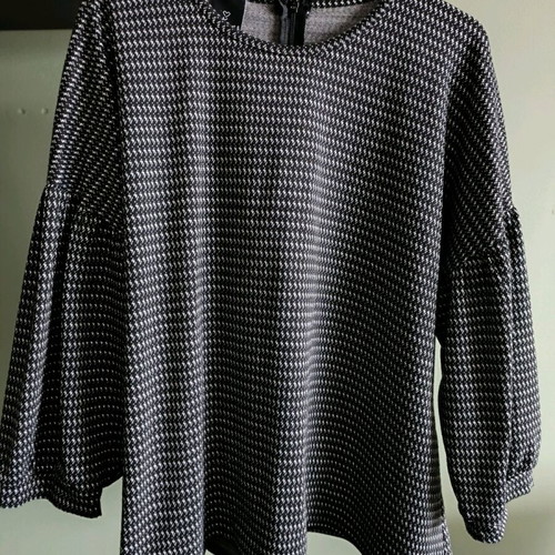 Deppy Joo women's blouse like new, black and gray, size M
