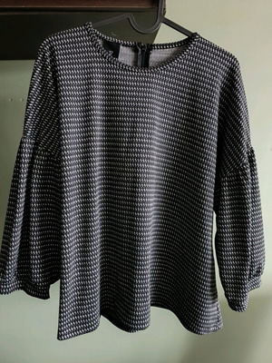 Deppy Joo women's blouse like new, black and gray, size M