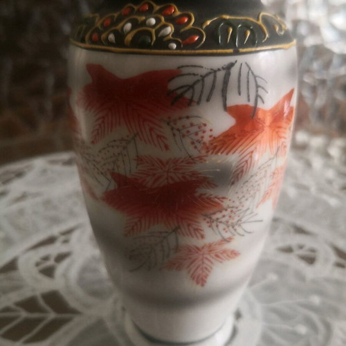 Porcelain vase used, small handmade Satsuma