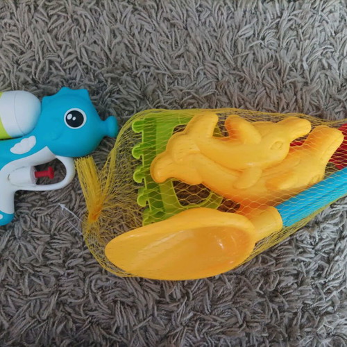 Beach toys like new, set with water gun
