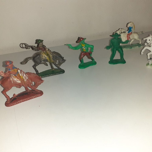Kaou Bous and Indians Klin toy figures