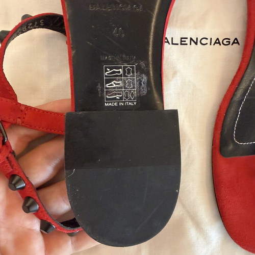 Balenciaga red flat sandals no 40 like new with black spikes