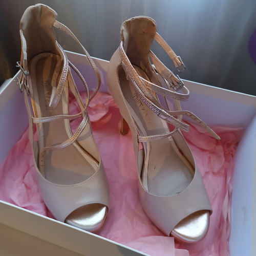 Divine Follie leather women's peep toe heels like new, size 36, beige