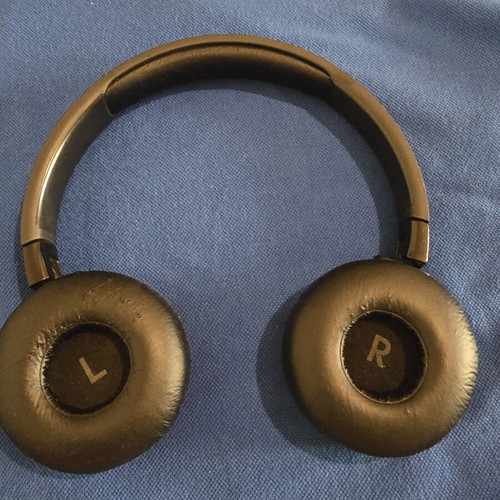 JBL Tune 660NC wireless headphones
