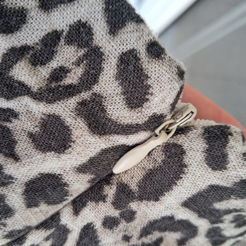 Stradivarius leopard shorts skirt size 40 like new
