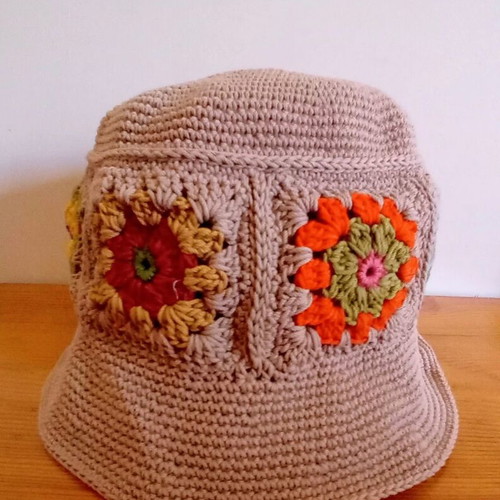 Handmade knitted bucket hat beige size 57, like new