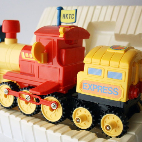 Tumbling Loco 26cm Playwell train vintage 1989 unused