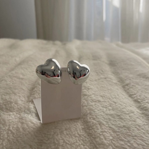 Silver earrings cute, like new, unworn