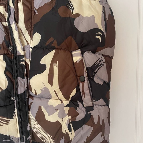 Sleeveless jacket with hood in various colors, like new