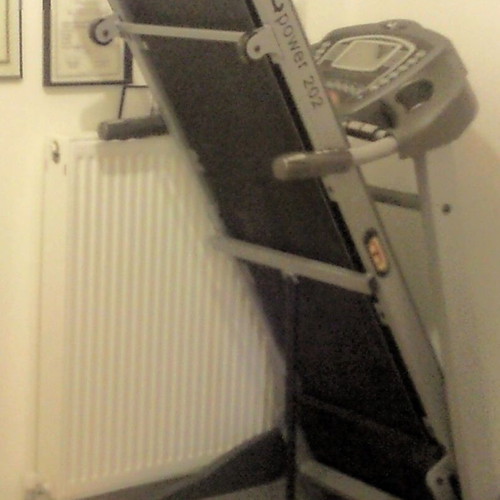 Upower 202 Treadmill like new, 2Hp motor, 1-18 km/h speed, 130 kg max load