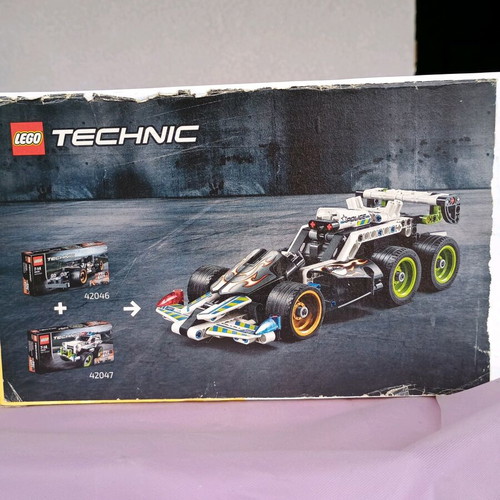 Lego Technic Police Interceptor 42047 like new