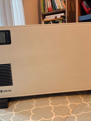 Rohnson space heater like new with remote control and thermostat