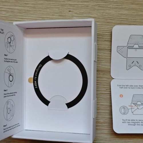 MOFT MagSafe Wallet for 8 Cards with RFID Blocking and Magnetic Stand