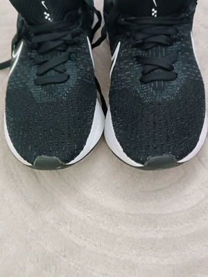Nike React Flyknit Infinity shoes like new, athletic, size 39, black and gray