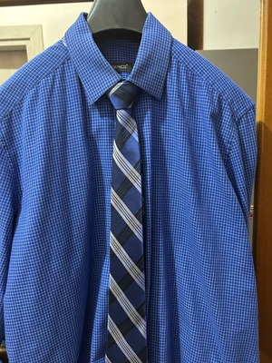 Cotton shirt XL with elegant tie, like new, white and blue