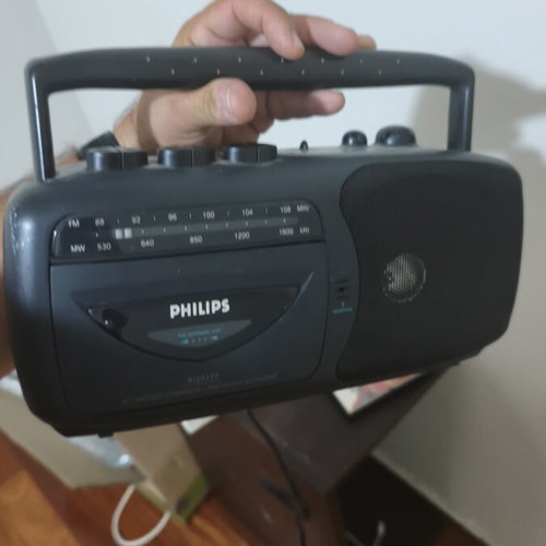 Philips cassette player with radio, burned speaker
