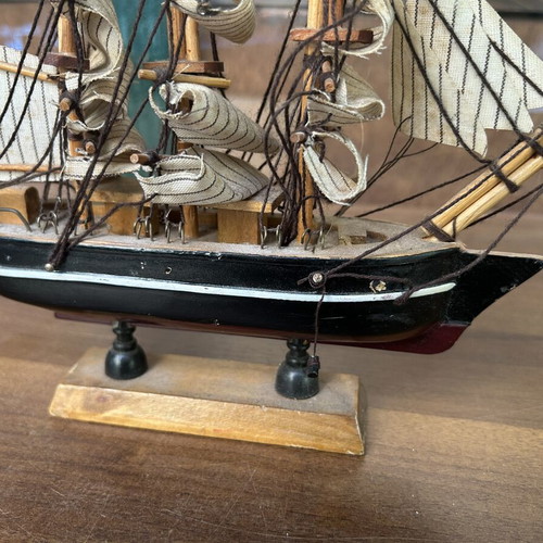 Decorative model ship