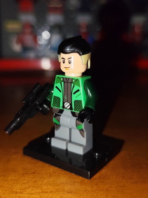 Kazuda Xiono Lego minifigure with base and blaster