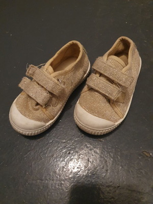 Детски спортни обувки употребявани, номер 23, златисти