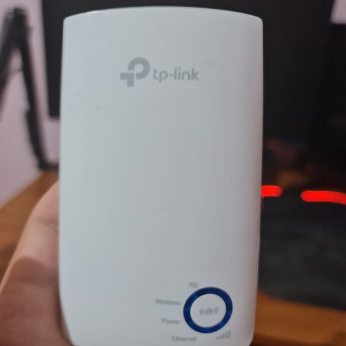 TP-LINK TL-WA850RE WiFi Extender Single Band 300Mbps like new