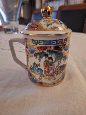 Συλλεκτική κούπα με καπάκι σαν καινούργια