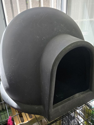 Pet house used with minor dog bite damage