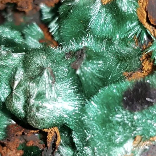 Brochantite like new, fibrous 11×7×6.5 cm