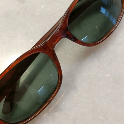 Sunglasses used 90s brown with case Y2K