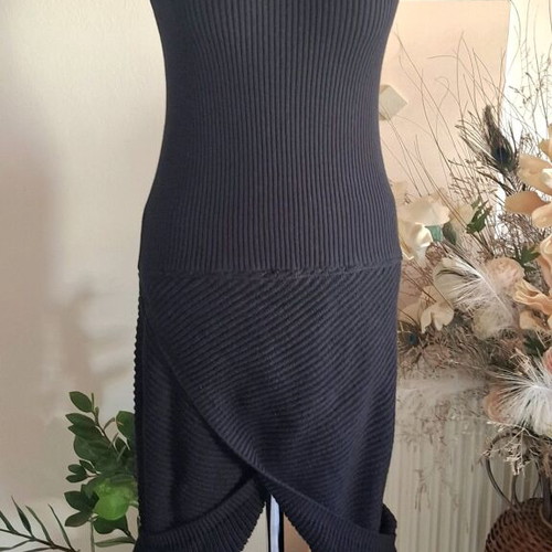 Est'seven Paris black sweater like new, size L