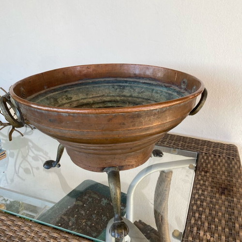 Mangali handmade copper with bronze handles and legs used