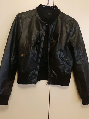 Δερμάτινο μπουφάν bomber μαύρο μέγεθος medium σαν καινούργιο