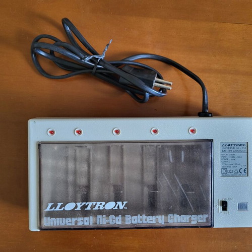 Lloytron Ni-Cd Nickel-Cadmium Battery Charger Model B044 used