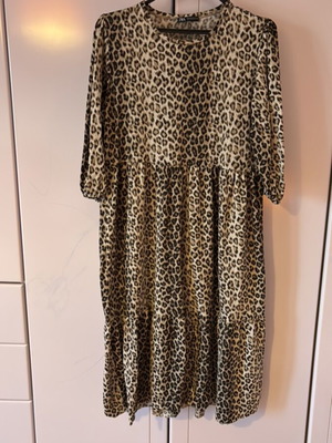 Zara leopard dress large like new