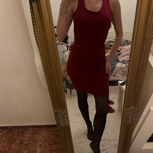 Bordeaux dress with perfect back design like new, small/medium