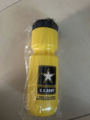 US Army Plastic Water Bottle new, yellow sports canteen