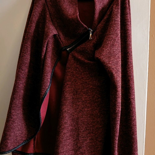 Burgundy cardigan used, size M