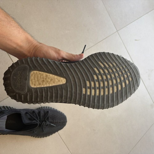 Adidas Yeezy Boost V2 Onyx sneakers like new, size 44, black