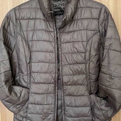 Super Light Sackable Jacket like new, grey