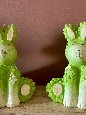 Decorative bunny candles set of two like new