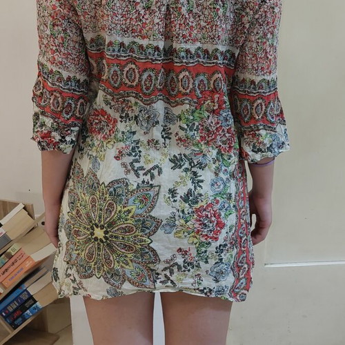 Floral shirt like new, size M/L, multicolor