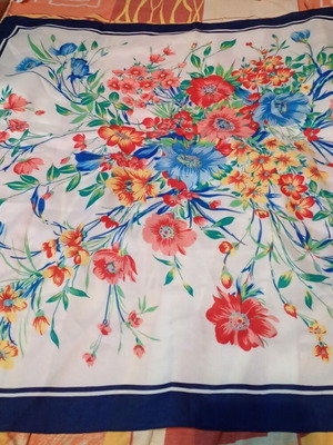 Yusefssons square women's scarf like new, white and blue
