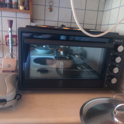 Davolin Oven new with three burners
