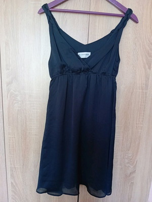 Тъмно синя рокля с интересни презрамки