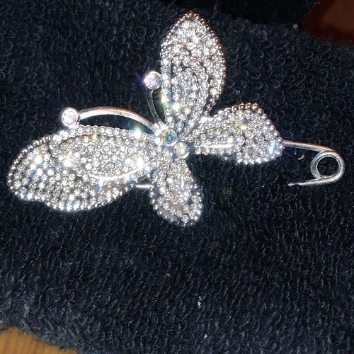 Brooch with rhinestones like new, white and silver