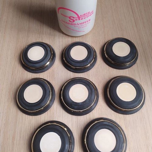 Hi-Fi Vibration Damping Bases like new, 8 pieces