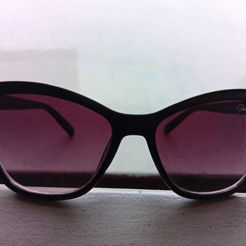Italian sunglasses used with unique weaving design, black